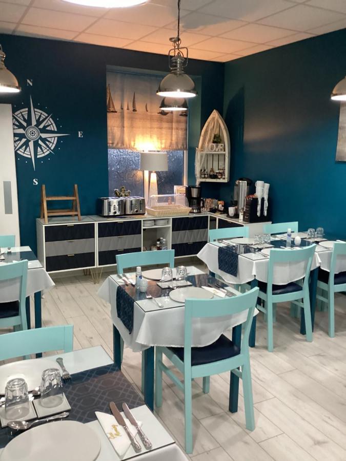 By The Seaside Bed & Breakfast แบล็คพูล ภายนอก รูปภาพ